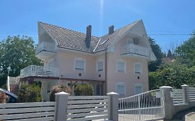 Gitta Apartmanhaz